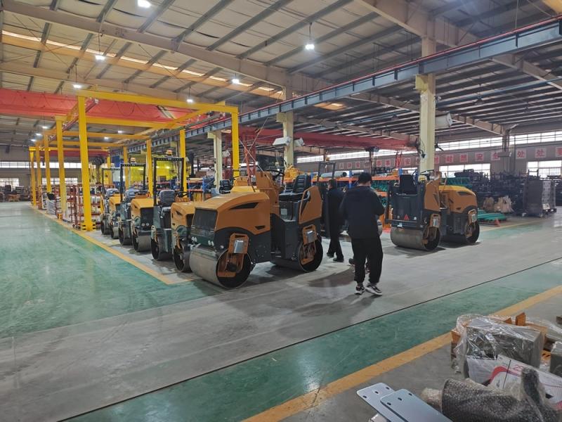 小型壓路機(jī)價(jià)格不能盲從，先把知識來學(xué)起！